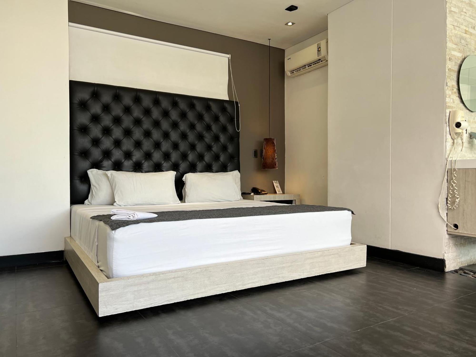 Hotel 47 Medellin Center エクステリア 写真