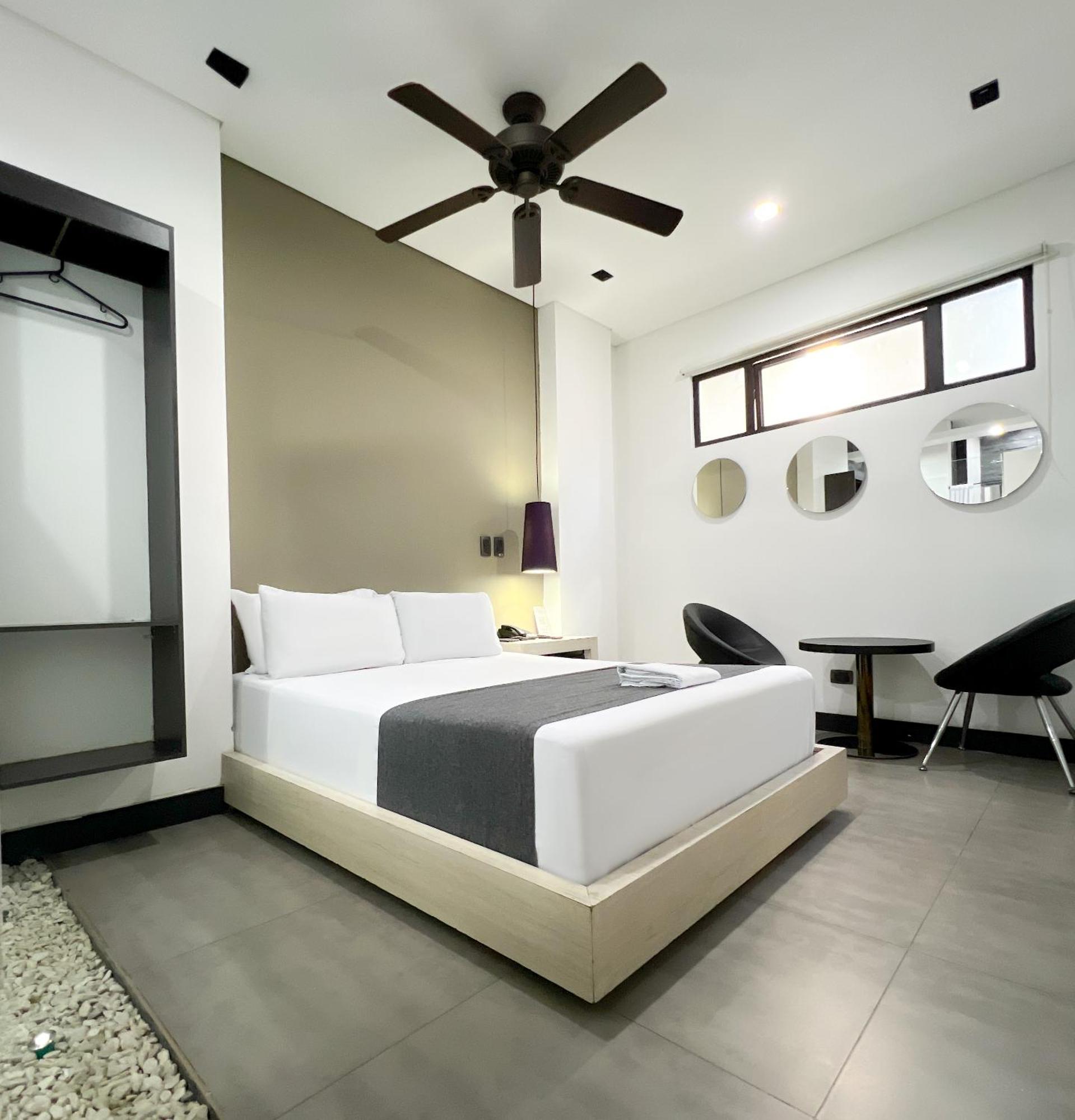 Hotel 47 Medellin Center エクステリア 写真